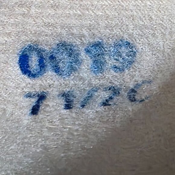 GAM Figure Skates 7.5 C w/ 10¼" Blades + Guardog Covers – White - Picture 14 of 16